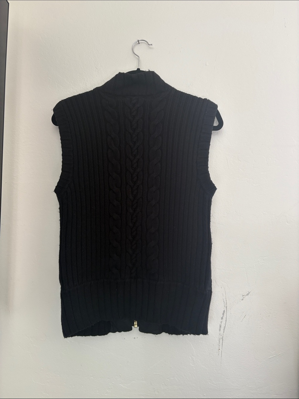 Juicy Couture Black Quilted Sleeveless Puffer Vest - Picture 2 of 7